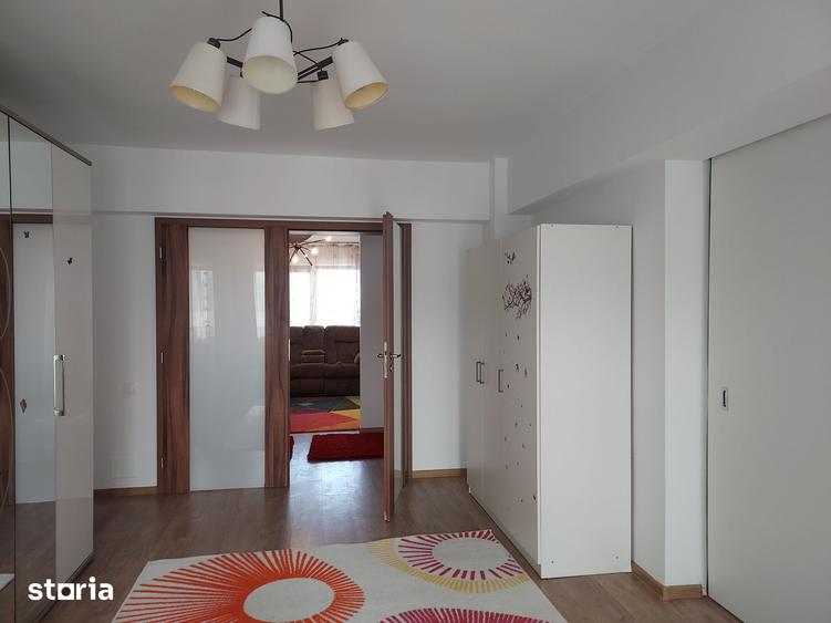 Apartament cu 4 camere decomandat în Central