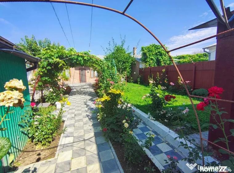 Casă cu 5 camere cu Teren 384 Mp în Ultracentral