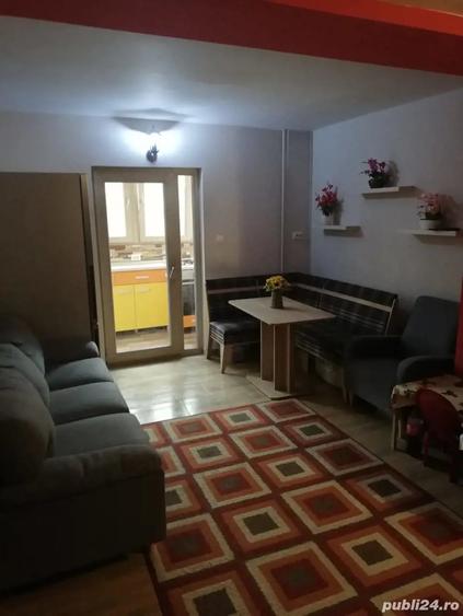 Apartament cu 3 camere decomandat în Rogerius
