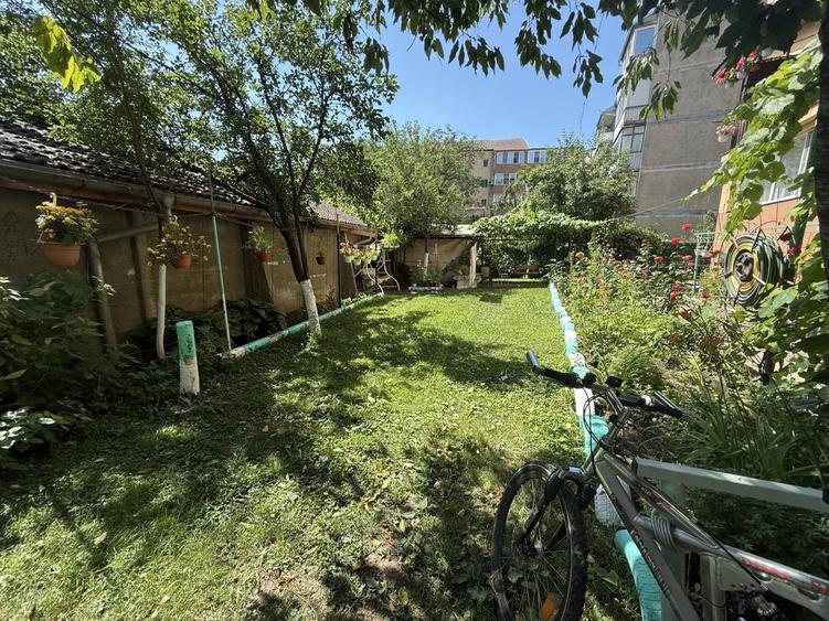 Apartament cu 3 camere decomandat, mobilat în Soarelui