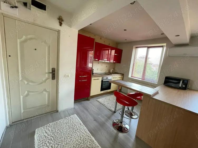 Apartament cu 2 camere semidecomandat în Ultracentral