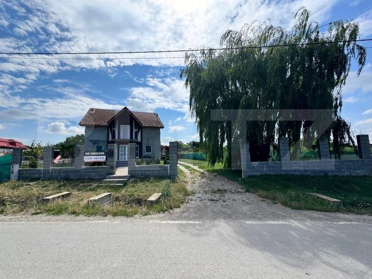 Casă individuală cu 3 camere cu Canalizare în Iernut