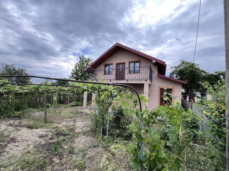 Casă cu 4 camere în Valea Seacă