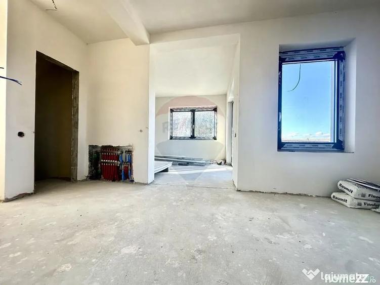 Casă cu 7 camere cu Teren 350 Mp în Sălicea