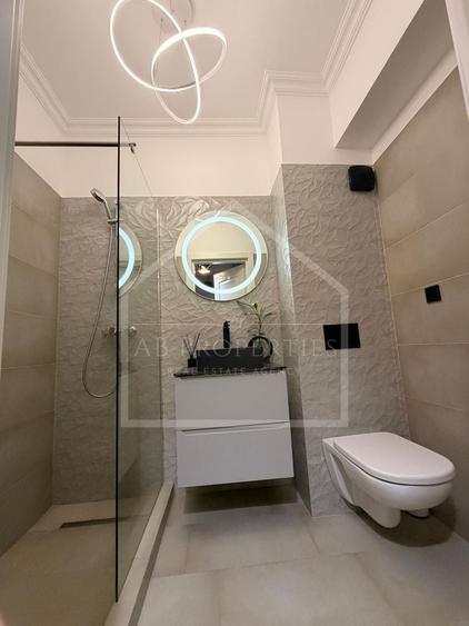 Apartament cu 3 camere decomandat, mobilat în Sisești