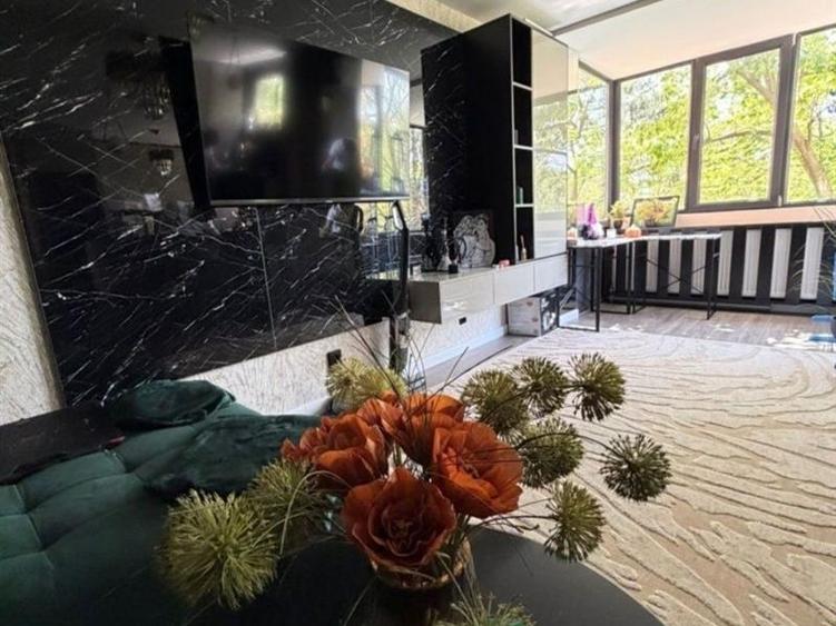 Apartament cu 2 camere decomandat, mobilat în Calea București