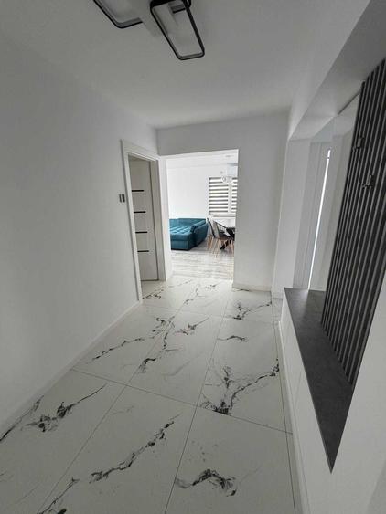 Apartament cu 3 camere decomandat în Alexandru cel Bun