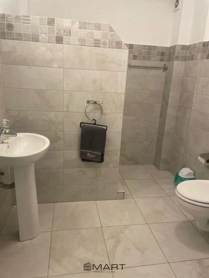 Apartament cu 2 camere decomandat în Central — fotografia 1