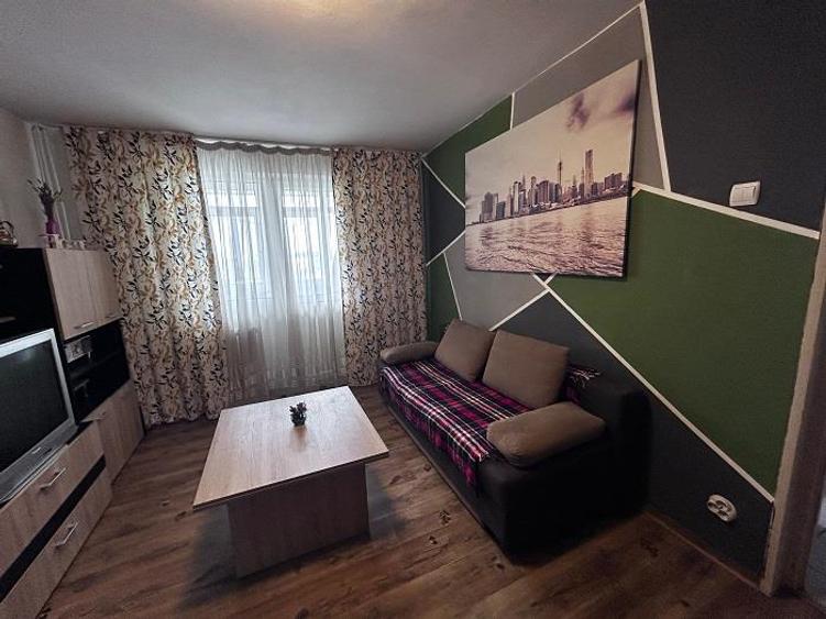 Apartament cu 2 camere decomandat, mobilat în Tei