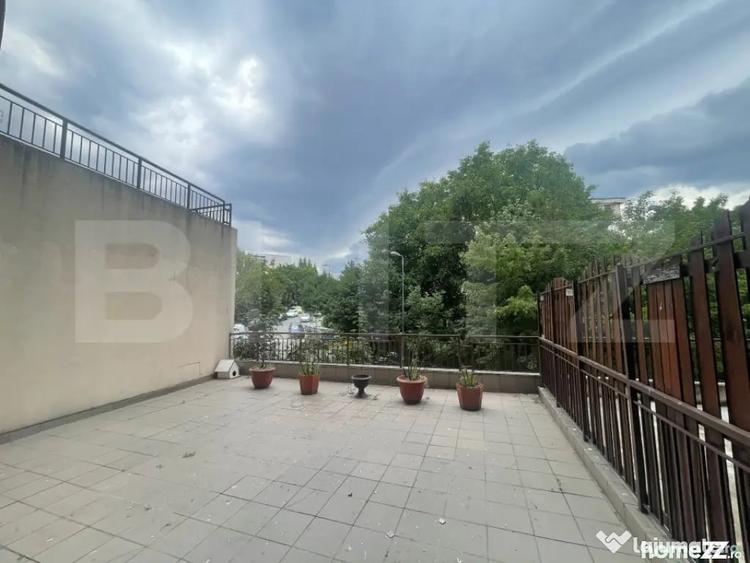 Apartament cu 3 camere semidecomandat în Zorilor