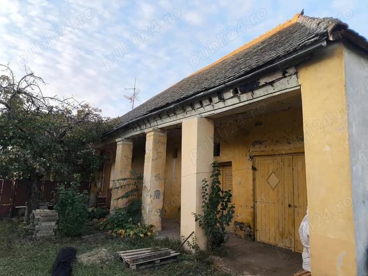 Casă cu 4 camere cu Teren 2518 Mp în Tomnatic