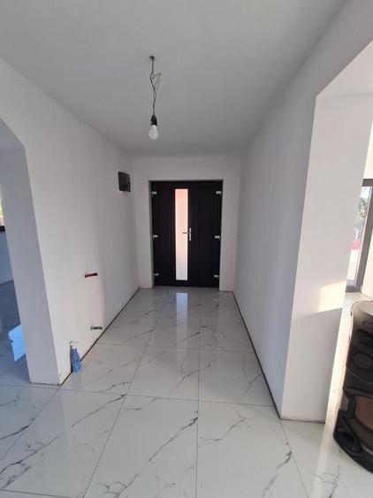 Casă cu 4 camere în Muntenii de Sus
