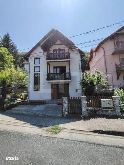 Casă cu 5 camere cu Teren 226 Mp în Sovata