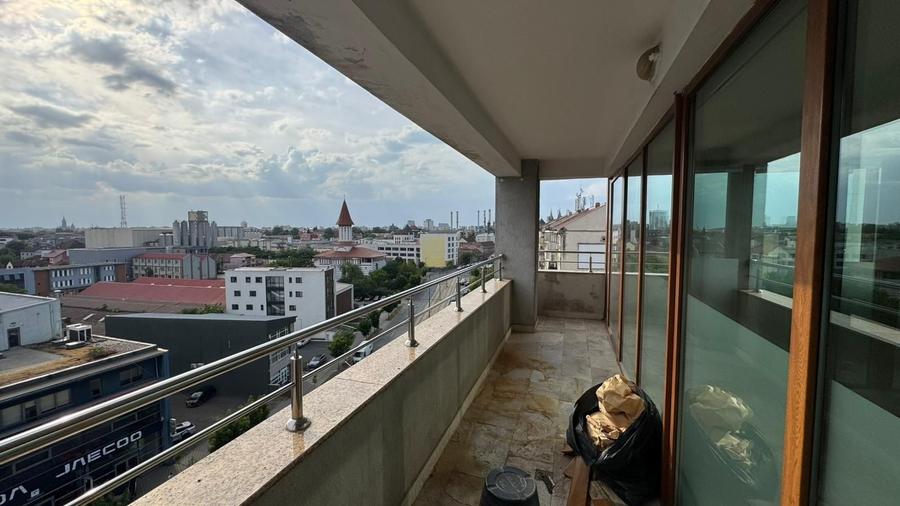 Apartament cu 3 camere, mobilat în Complex Studențesc