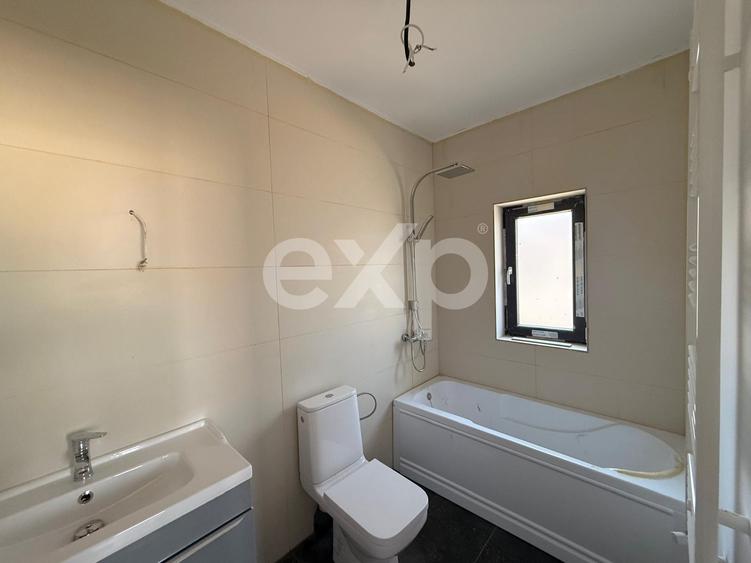 Casă individuală cu 3 camere cu Teren 360 Mp în Crevedia