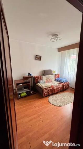 Bd-Regele Mihai 1, 4 camere, etaj 3 - 7