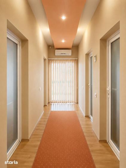 Casă cu 5 camere cu Teren 298 Mp în Rogerius