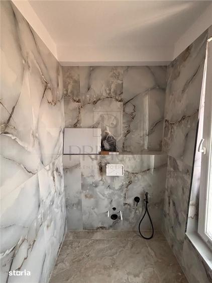 Casă cu 5 camere cu Teren 301 Mp în Central