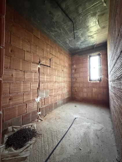 Duplex cu 5 camere cu Canalizare în Chișoda