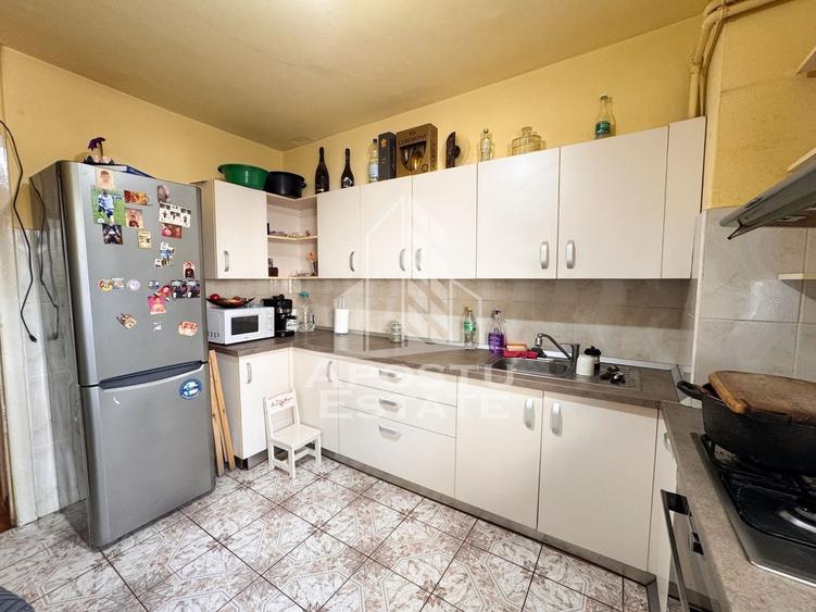 Apartament cu 4 camere decomandat, mobilat în Șagului