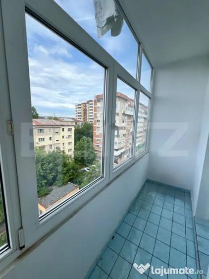 Apartament cu 2 camere decomandat în Rovine