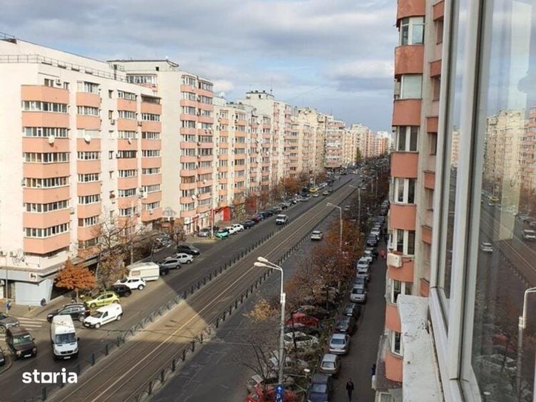 Apartament cu 4 camere semidecomandat în Moșilor