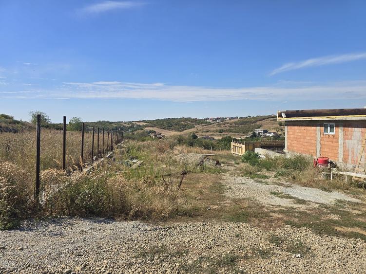 Casă cu 4 camere în Exterior Vest