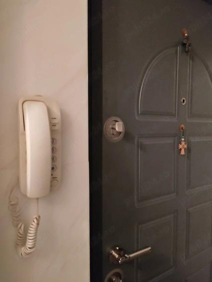 Vand ap. 2 camere decomandat - 2