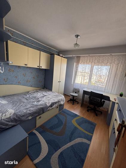 Apartament cu 3 camere decomandat în Găvana