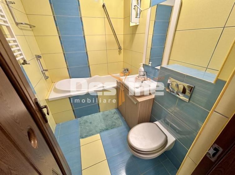 Apartament cu 3 camere decomandat, mobilat în Malu Roșu
