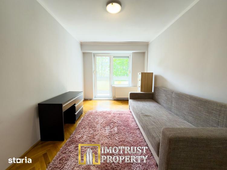 Apartament cu 3 camere, mobilat în Polivalentă