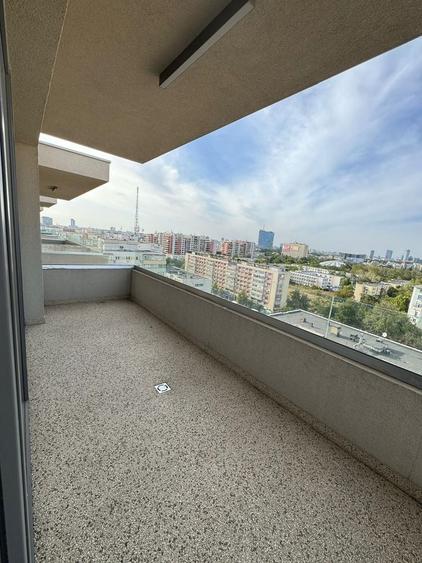 Apartament cu 5 camere semidecomandat în Polonă
