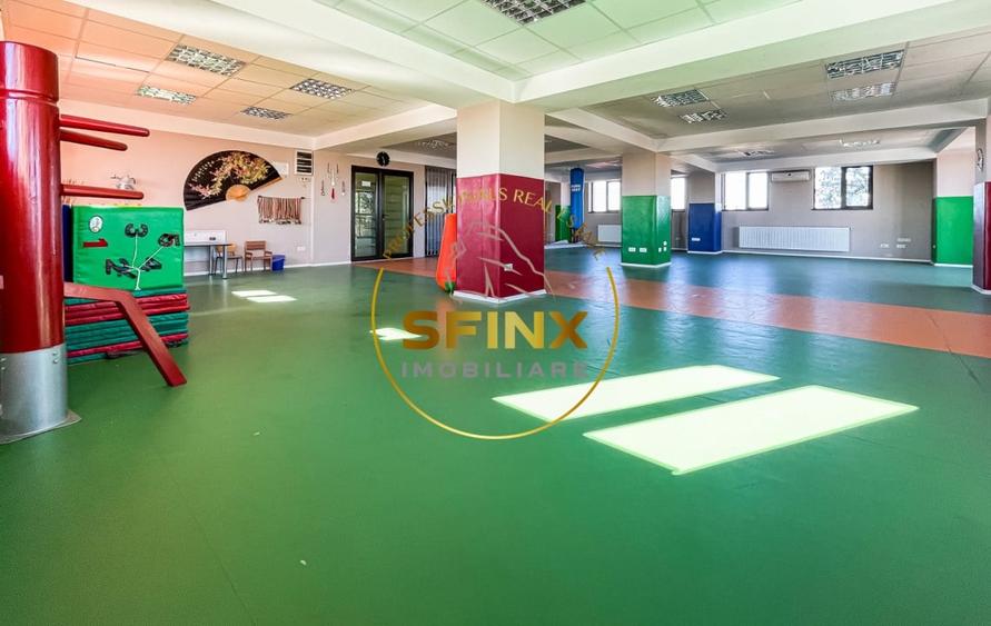 Casă individuală cu 6 camere cu Canalizare în Pipera