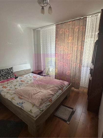 Apartament cu 3 camere decomandat în Tineretului