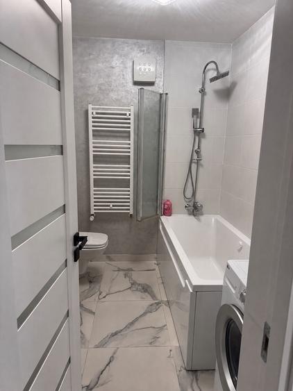 Apartament cu 2 camere decomandat în Livezeni