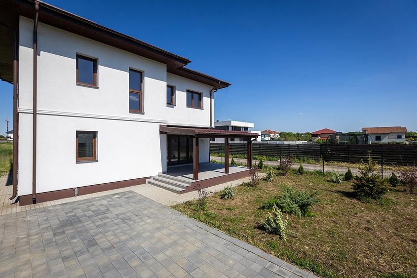 Casă individuală cu 4 camere cu Canalizare în Corbeanca