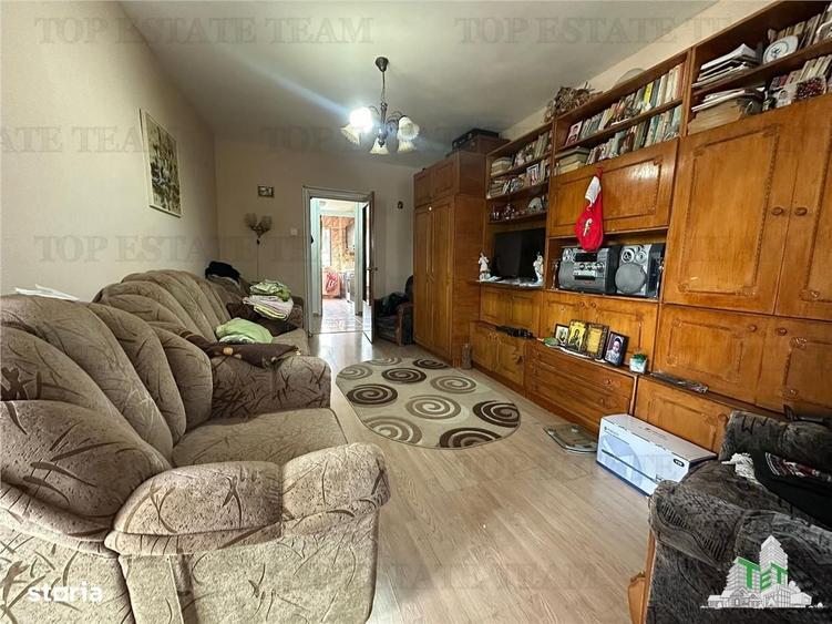 Apartament cu 3 camere decomandat în Aviației