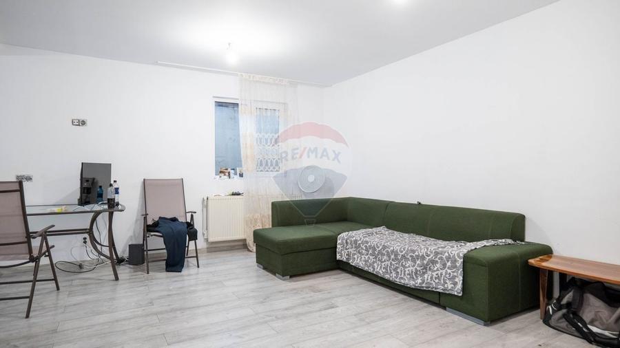 Casă cu 4 camere cu Teren 299 Mp în Periferie