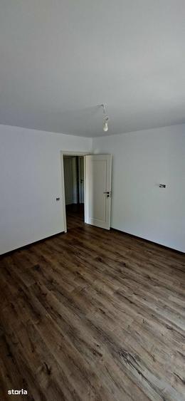 Casă cu 4 camere cu Teren 372 Mp în Central