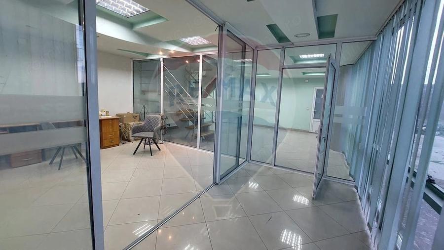 Spațiu comercial, de 880 mp, în Muntenii de Jos
