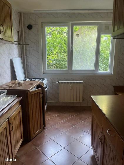 Apartament cu 3 camere decomandat în Drumul Taberei