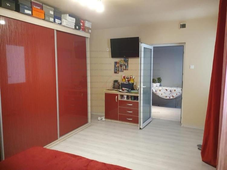 Casă individuală cu 5 camere cu Teren 371 Mp în Berceni