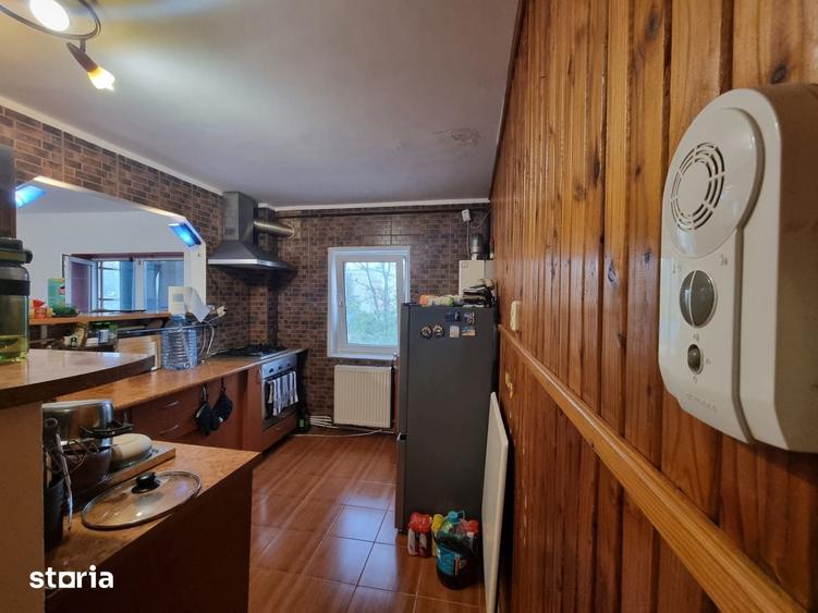 Apartament cu 2 camere semidecomandat, mobilat în Bistrița Lac