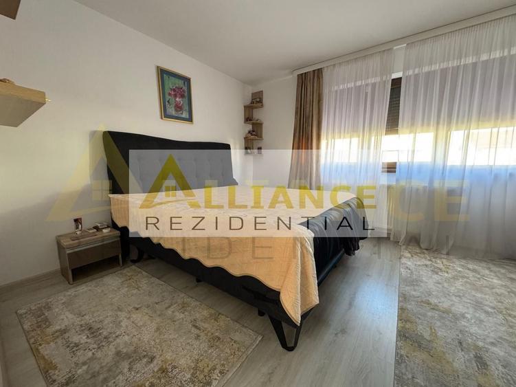 Duplex cu 3 camere decomandat cu Canalizare în Splaiul Unirii
