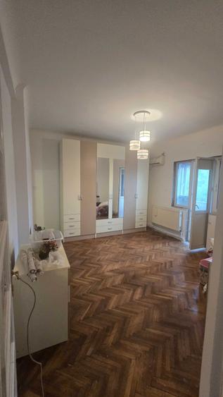 Apartament cu 3 camere decomandat, mobilat în Unirii