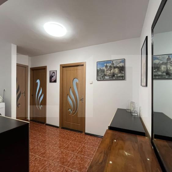 Apartament cu 4 camere decomandat, mobilat în Central