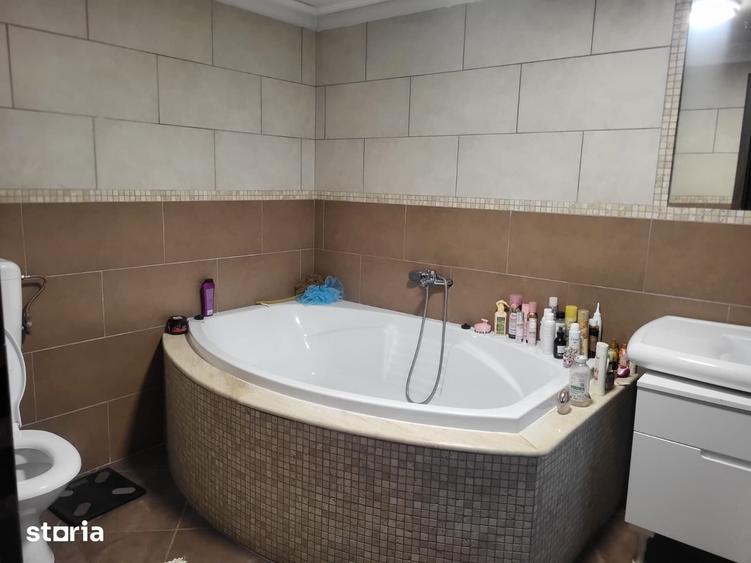 Casă cu 5 camere cu Teren 568 Mp în Gării