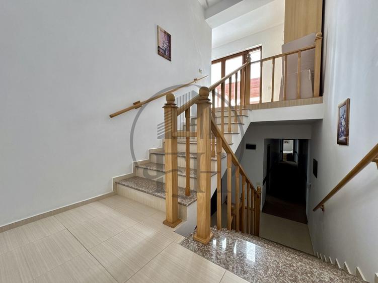 Casă individuală cu 16 camere cu Canalizare în Nord-Est