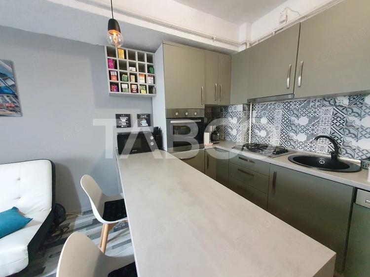 Apartament cu 2 camere decomandat în Central