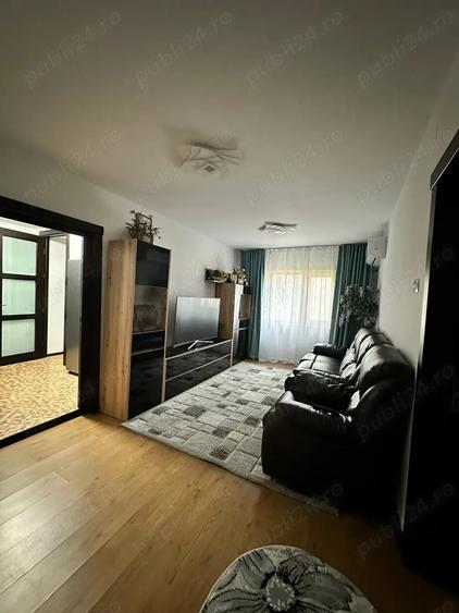 Apartament cu 4 camere decomandat în Central
